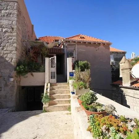 Appartement By The Sea - 8546